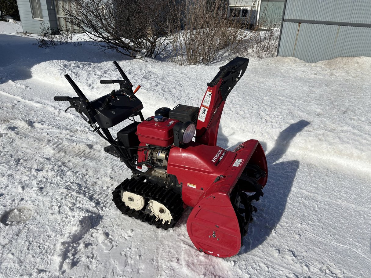 隣の人の除雪機　2025年2月4日の雪