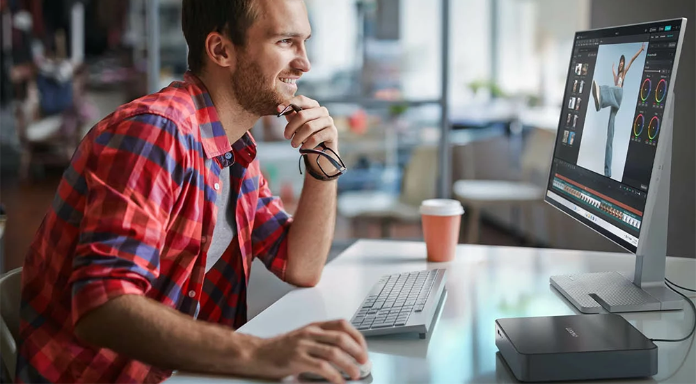 新品 ミニデスクトップパソコン PC レノボ Lenovo IdeaCentre Mini 01IRH10R Core7 240H メモリ 16GB/32GB SSD 512GB Wi-Fi7 3画面同時出力 Windows11